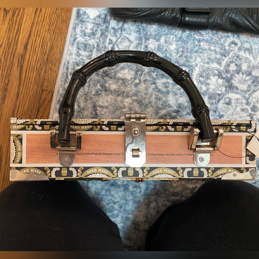 Elegant Embroidered Cigar Box Handbag with Bamboo Handle - NWT - Picture 11 of 11